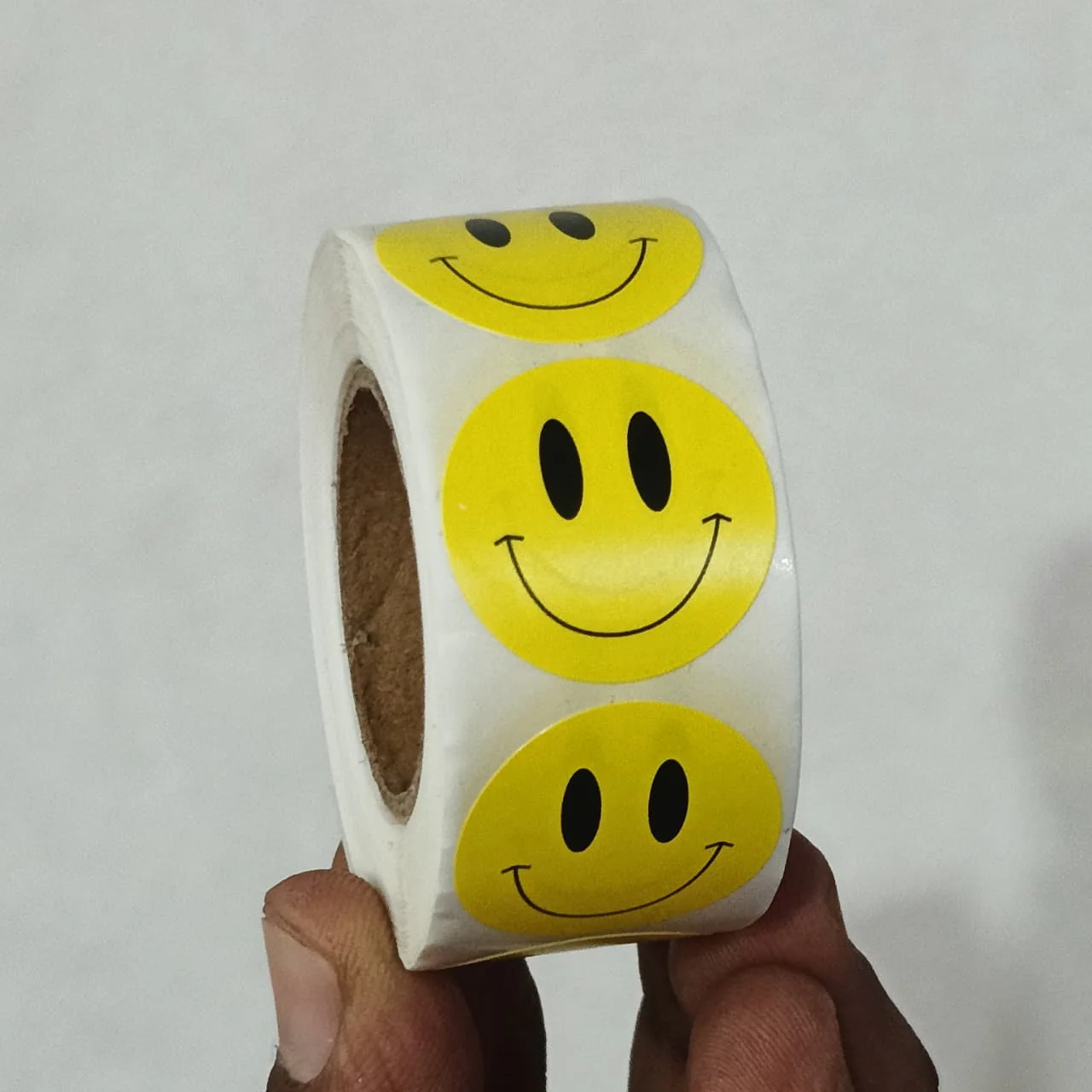 1 Inch Smile Face Sticker Roll | 500 Stickers | Pack of 1 - Image 3