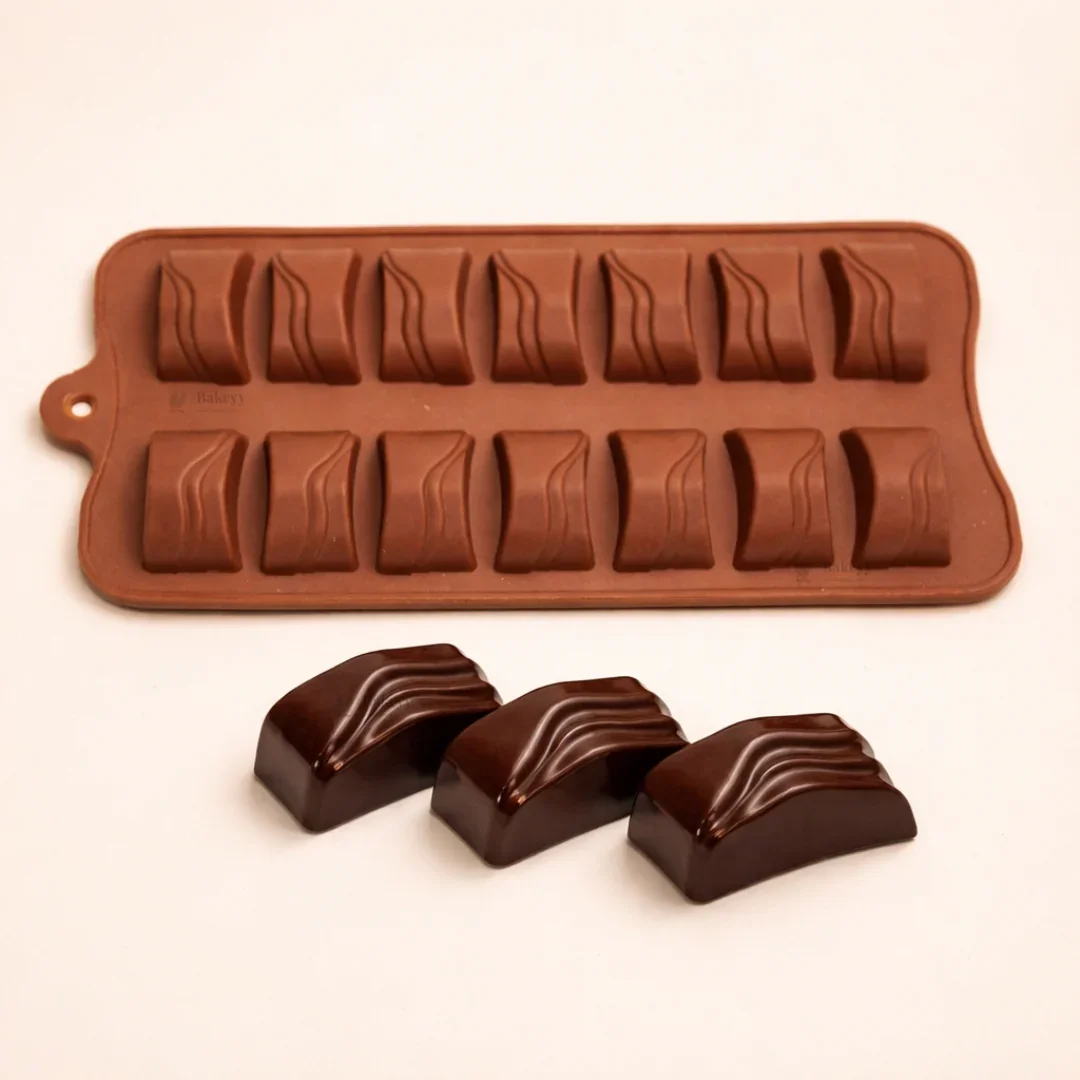 14 Cavity | Curved Chocolate Wave Design Silicone Mould | Pack of 1