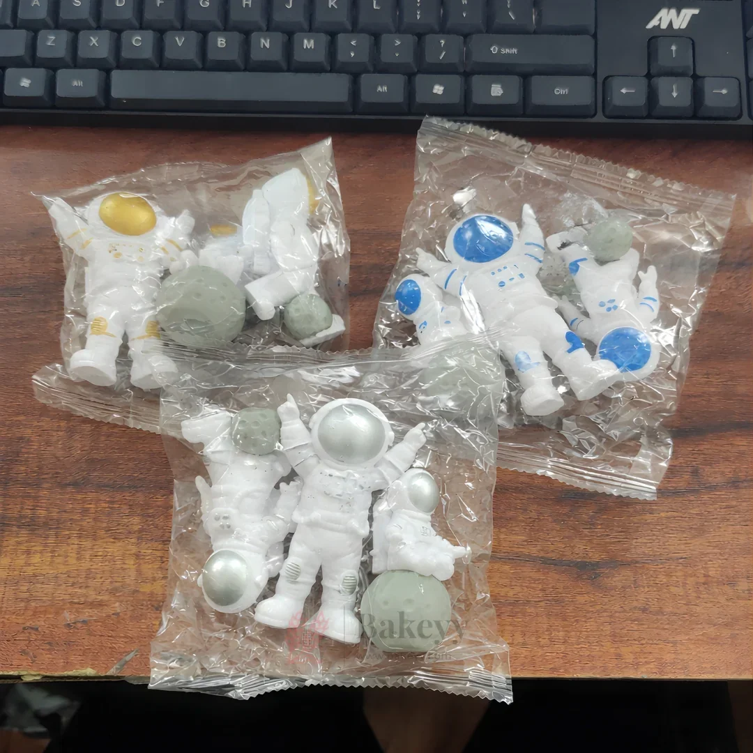 Astronaut Cake Topper Set | Gold, Silver & Blue Variants | Space Theme Decoration | Pack of 1 - Set of 3 - Image 8