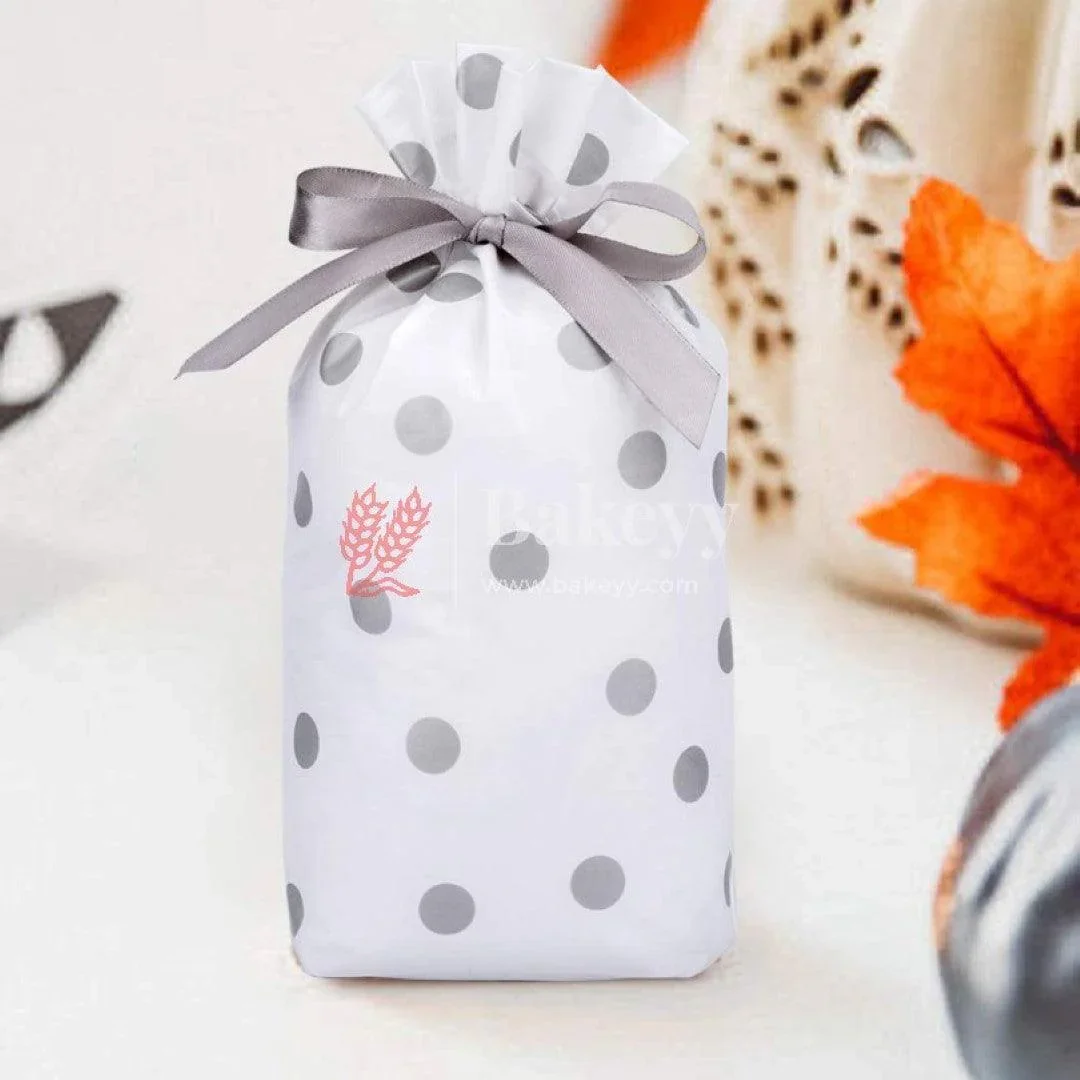 17.5x12cm | Small Silver Big Dots Plastic Stand Up Treat Favor Bags Gift Wrapper Bags for Candy Cookie Chocolate | Pack of 25